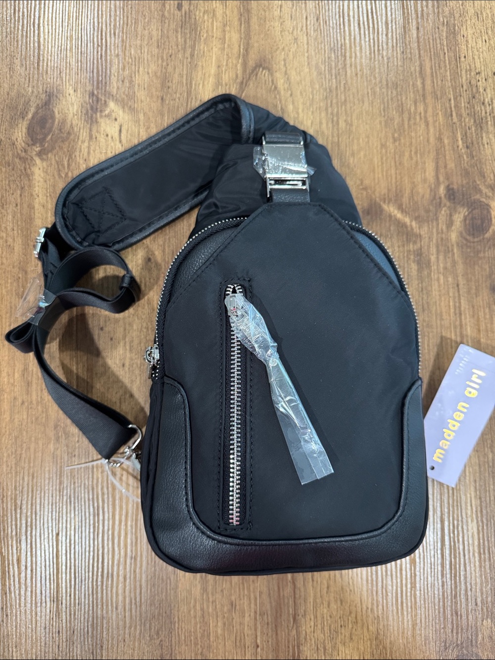 Madden Girl Black Sling Bag - Picture 4 of 6